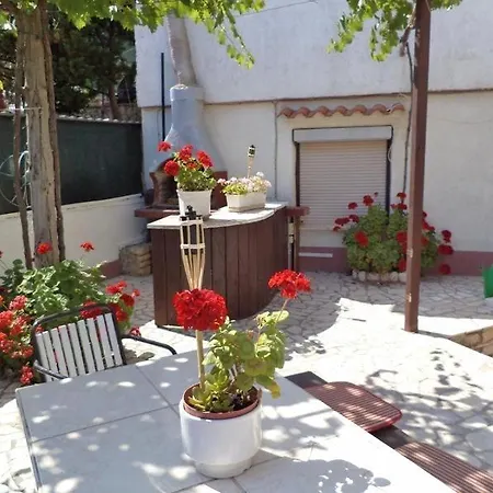 In With Sea View, Terrace, Air Conditioning, Wifi 633-2 Apartman *