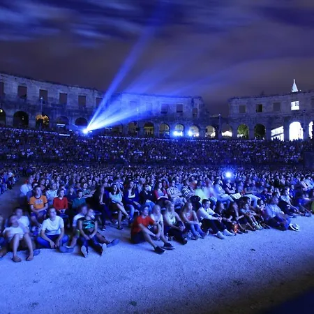 In With Sea View, Terrace, Air Conditioning, Wifi 633-2 Póla